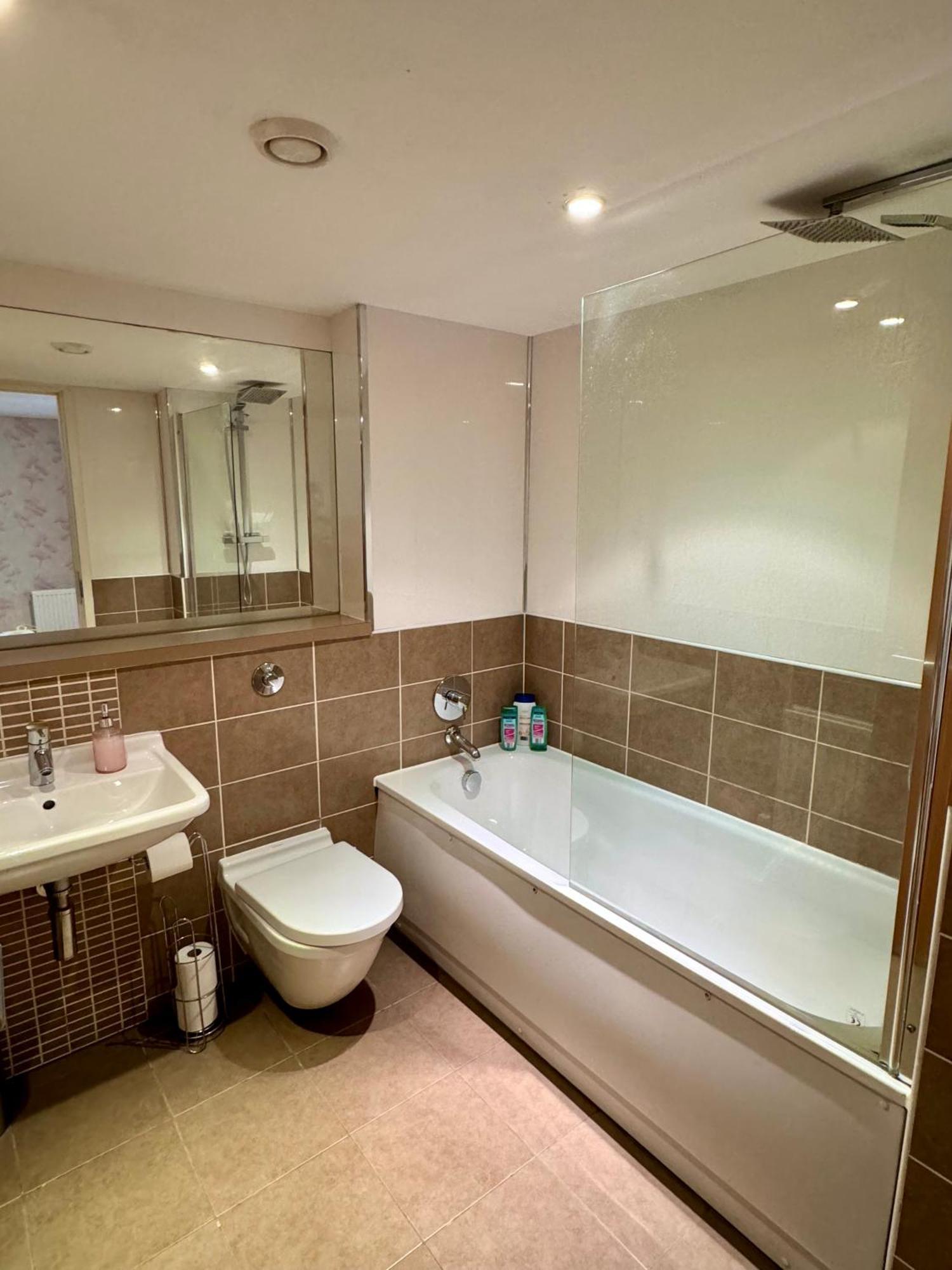 Merchant City Luxury 2 Bedroom Apartment With Secure Parking Available On Request 格拉斯哥 外观 照片